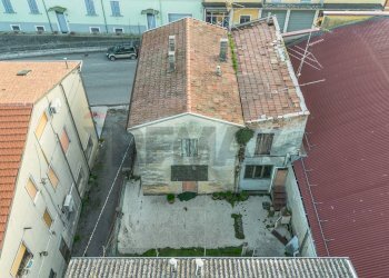 Edificio all\'aperto - Semi-detached house Via Vincenzo Bellini
 
8, Busseto - photo 6