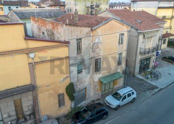 Edificio all\'aperto - Semi-detached house Via Vincenzo Bellini
 
8, Busseto - photo 12