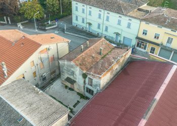 Edificio all\'aperto - Semi-detached house Via Vincenzo Bellini
 
8, Busseto - photo 14