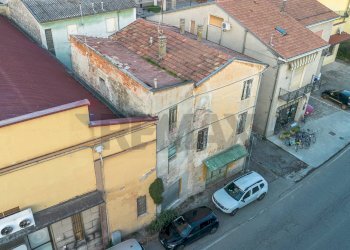 Edificio all\'aperto - Semi-detached house Via Vincenzo Bellini
 
8, Busseto - photo 17