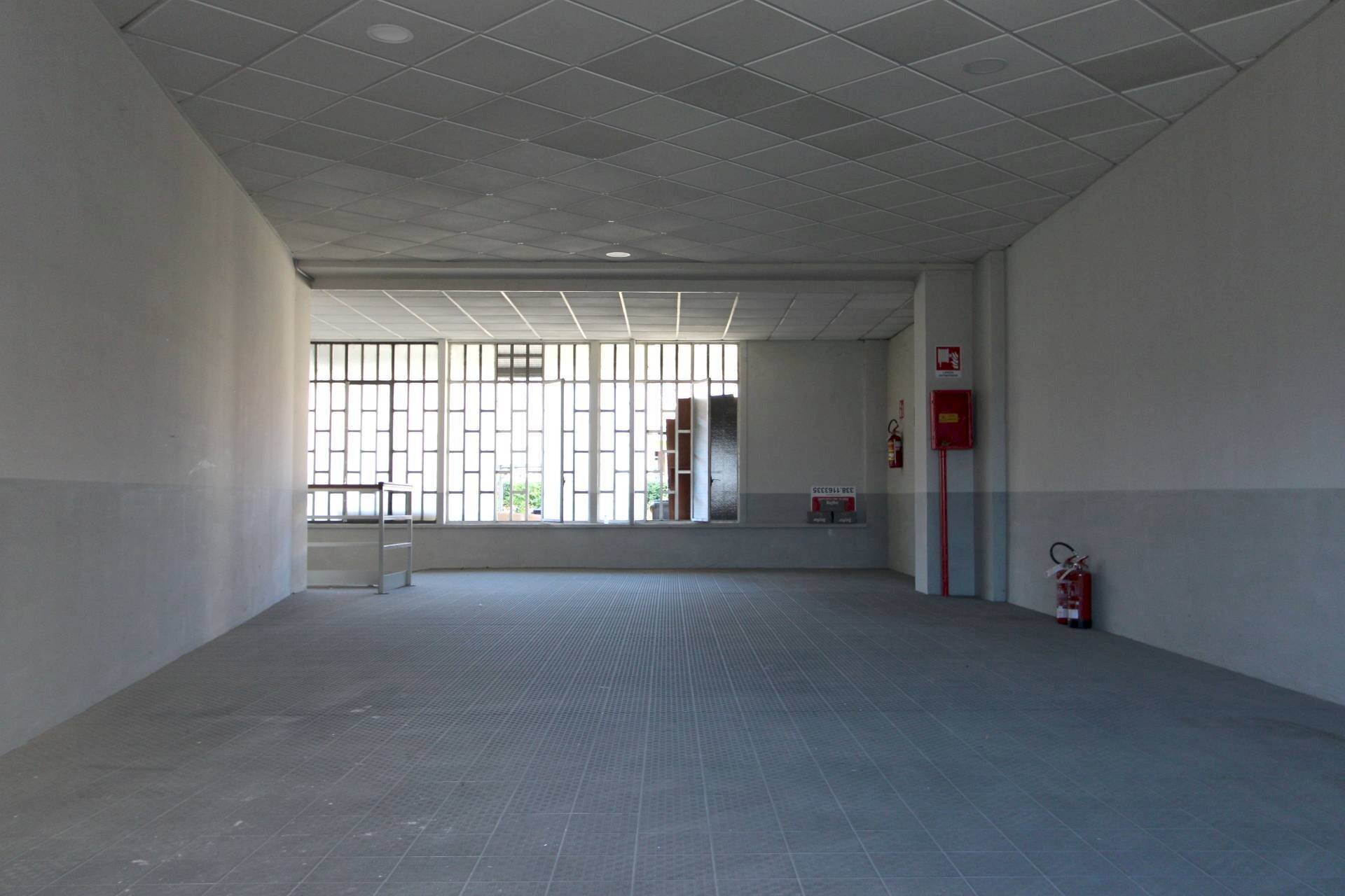 Foto 2 - Warehouse Corso Galileo Ferraris, Chivasso - photo 2
