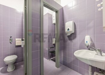 Bagno - Office Via Ungaretti
 
7, Cernusco sul Naviglio - photo 69