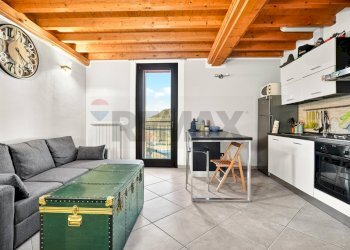 Sala da pranzo - Appartamento VIA MARCONI
 
10, Bisuschio - foto 11