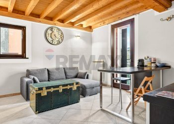 Sala da pranzo - Appartamento VIA MARCONI
 
10, Bisuschio - foto 12