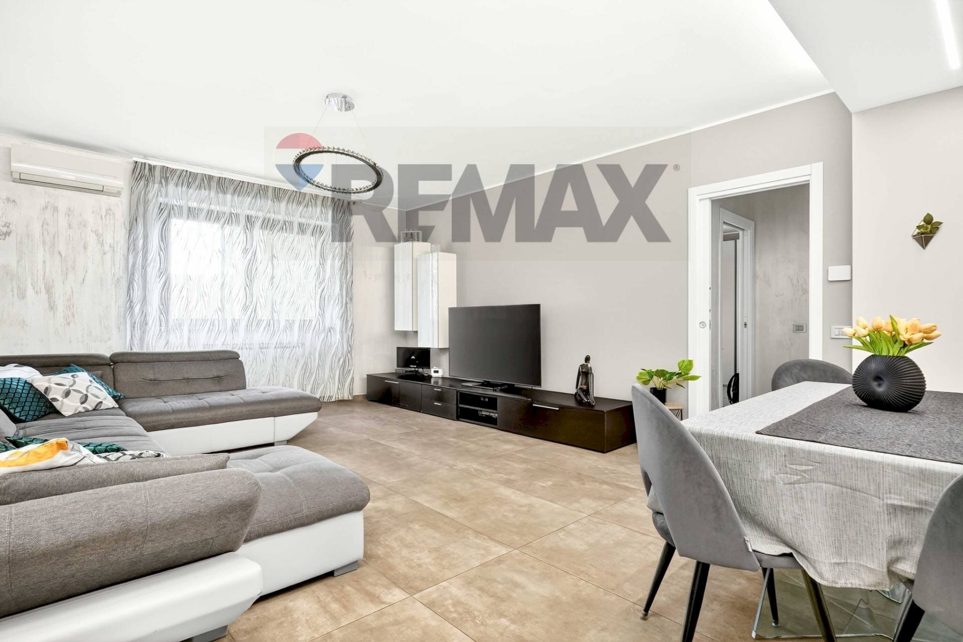 Sala da pranzo - Three-room apartment CORSO ITALIA
54, Busto Arsizio - photo 2