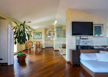 salone living - Attico PIAZZA MALVEZZI
 
23, Desenzano del Garda - foto 4