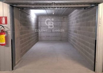 BOX - Box LUNGOLAGO CESARE BETTISTI
 
59, Desenzano del Garda - foto 1