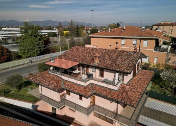 Edificio all\'aperto - Villa Madone - foto 3