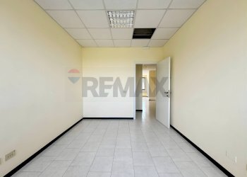 Stanza vuota - Shed VIA DELL'INDUSTRIA
67, Reggio nell'Emilia - photo 10