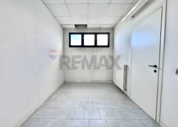 Stanza vuota - Shed VIA DELL'INDUSTRIA
67, Reggio nell'Emilia - photo 32