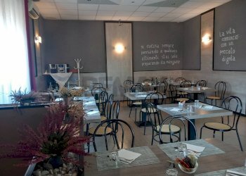 Sala da pranzo - Attività Commerciale via Repubblica
4, Gattico-Veruno - foto 8