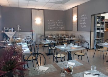 Sala da pranzo - Attività Commerciale via Repubblica
4, Gattico-Veruno - foto 9