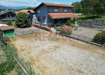 Casa all\'aperto - Attività Commerciale via Repubblica
4, Gattico-Veruno - foto 14