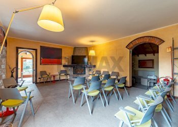 Sala da pranzo - Villa Via per Meina
 
11, Nebbiuno - foto 10