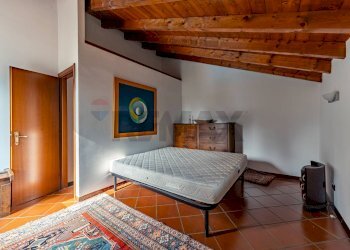 Camera / camera da letto - Villa Via per Meina
 
11, Nebbiuno - foto 17