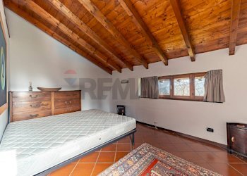 Camera / camera da letto - Villa Via per Meina
 
11, Nebbiuno - foto 18