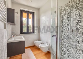 Bagno - Villa Via Cadorna
 
7, Lesa - photo 25