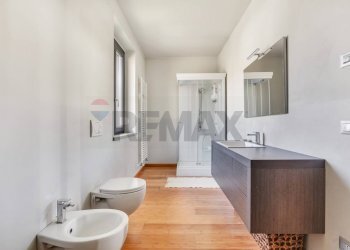Bagno - Villa Via Cadorna
 
7, Lesa - photo 27