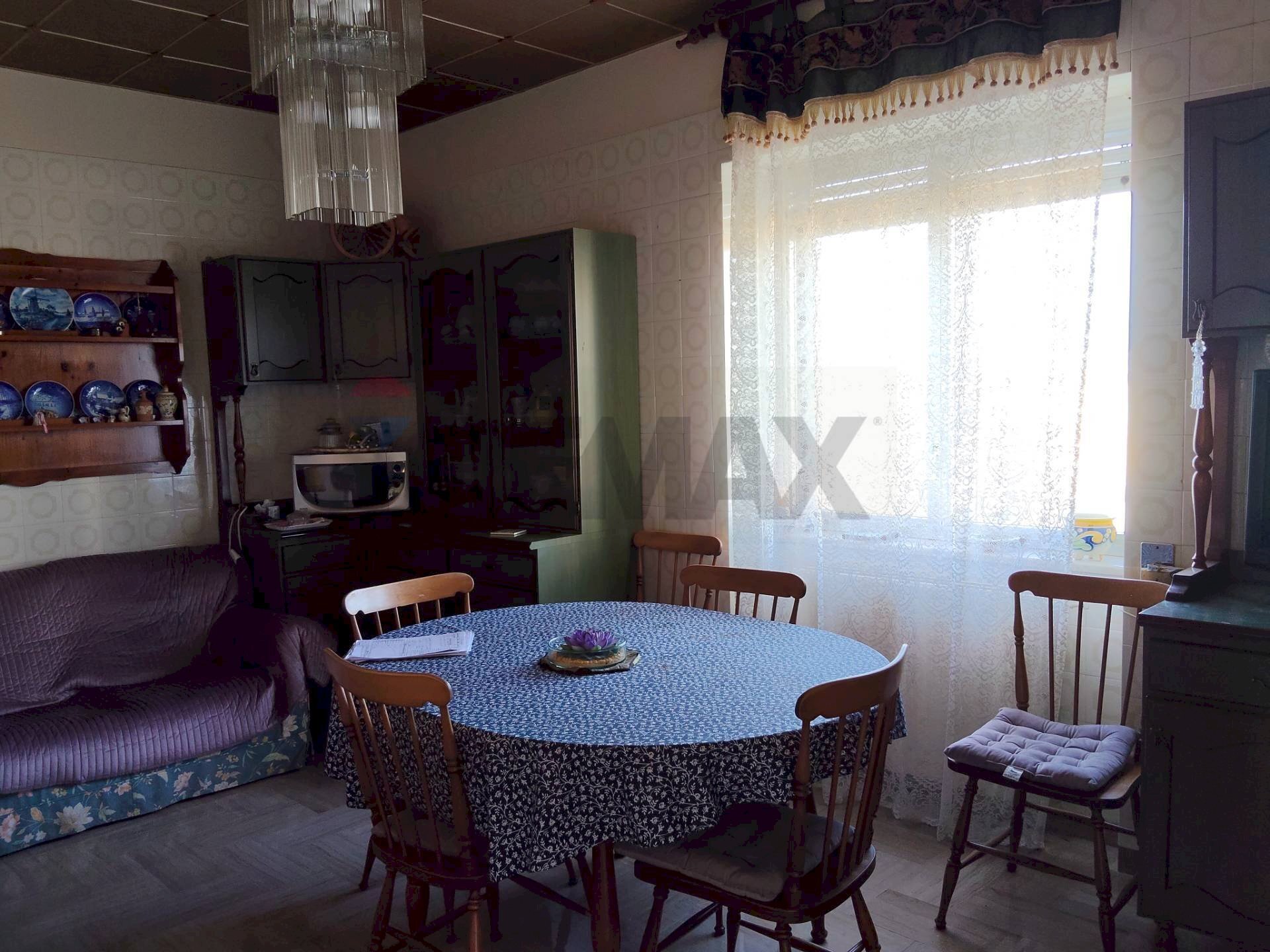 Sala da pranzo - Appartamento Via Erasmo Gattamelata
 
14, Ragusa - foto 3