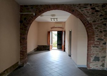 Foto 3 - Commercial Activity via della Repubblica
 
5, Altopascio - photo 3