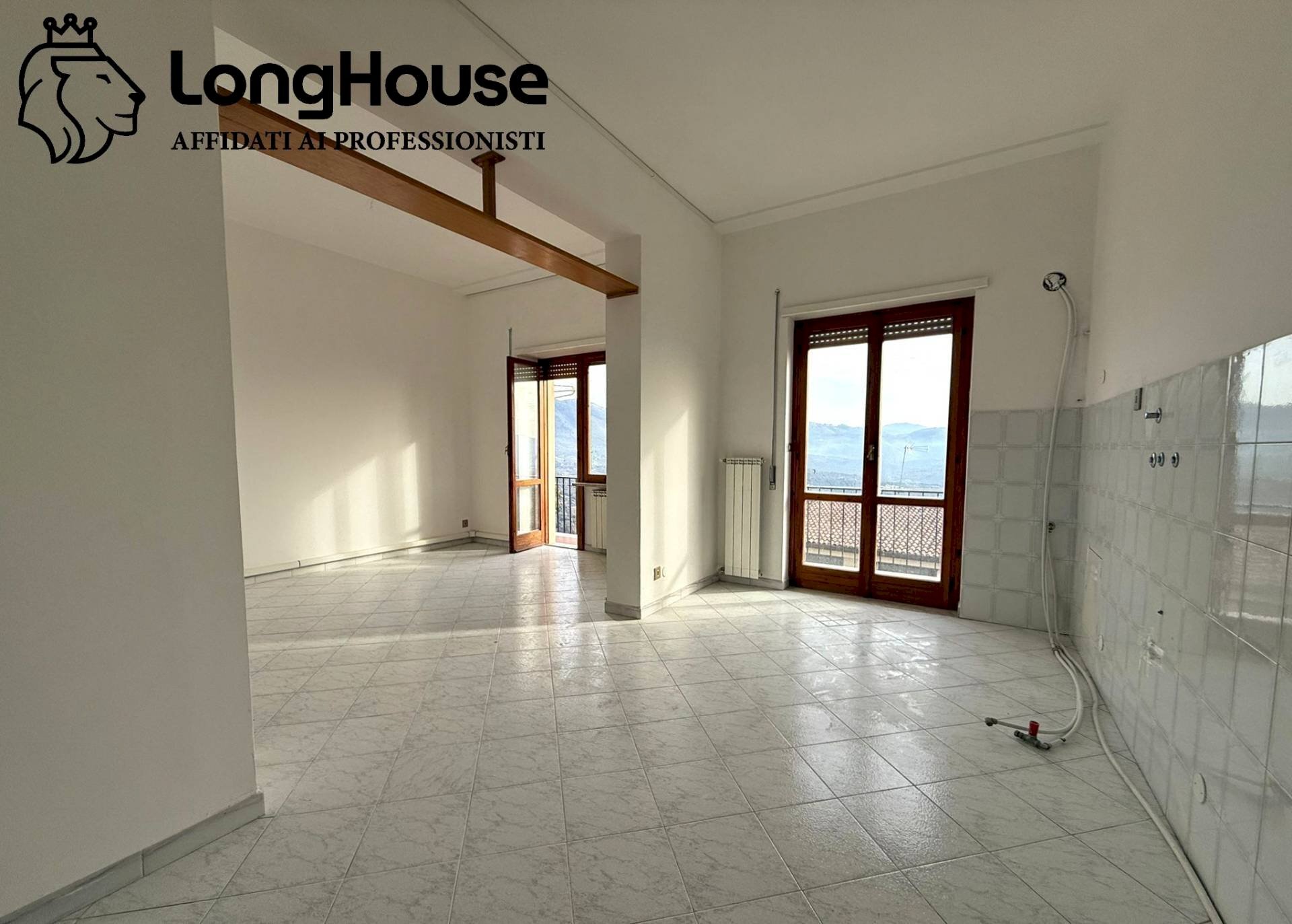 Foto 2 - Three-room apartment Via marcantonio d'aquino
 
12, Guidonia Montecelio - photo 2