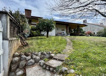 Giardino - Villa strada dei tigli
 
33, Campoformido - photo 17