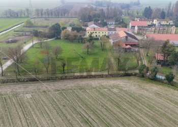 Vista delle montagne - Semi-detached house Strada Mantova
 
64, Marmirolo - photo 3