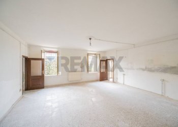 Stanza vuota - Semi-detached house Strada Mantova
 
64, Marmirolo - photo 11