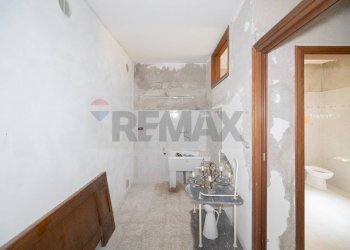Hall / corridoio - Semi-detached house Strada Mantova
 
64, Marmirolo - photo 22