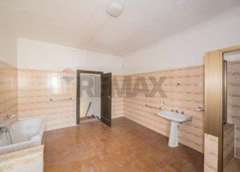 Bagno - Semi-detached house Strada Mantova
 
64, Marmirolo - photo 43