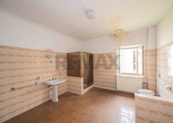 Bagno - Semi-detached house Strada Mantova
 
64, Marmirolo - photo 44
