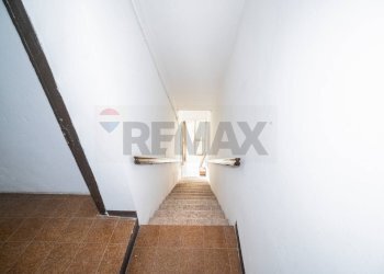 Hall / corridoio - Semi-detached house Strada Mantova
 
64, Marmirolo - photo 45