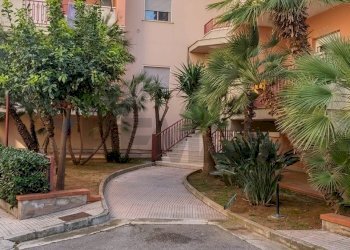 Edificio all\'aperto - Appartamento via antonello gagini
 
12, Trabia - foto 2