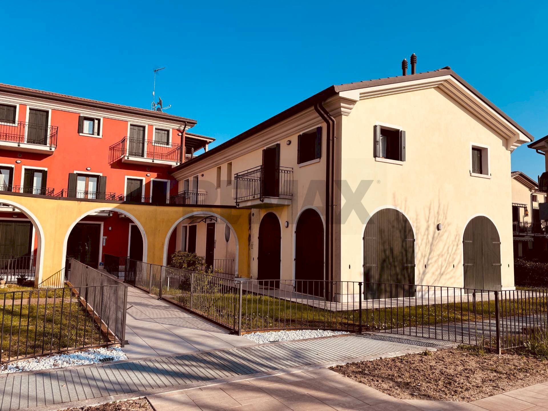 Edificio all\'aperto - Trilocale via S. Francesco
 
22D, Spresiano - foto 1