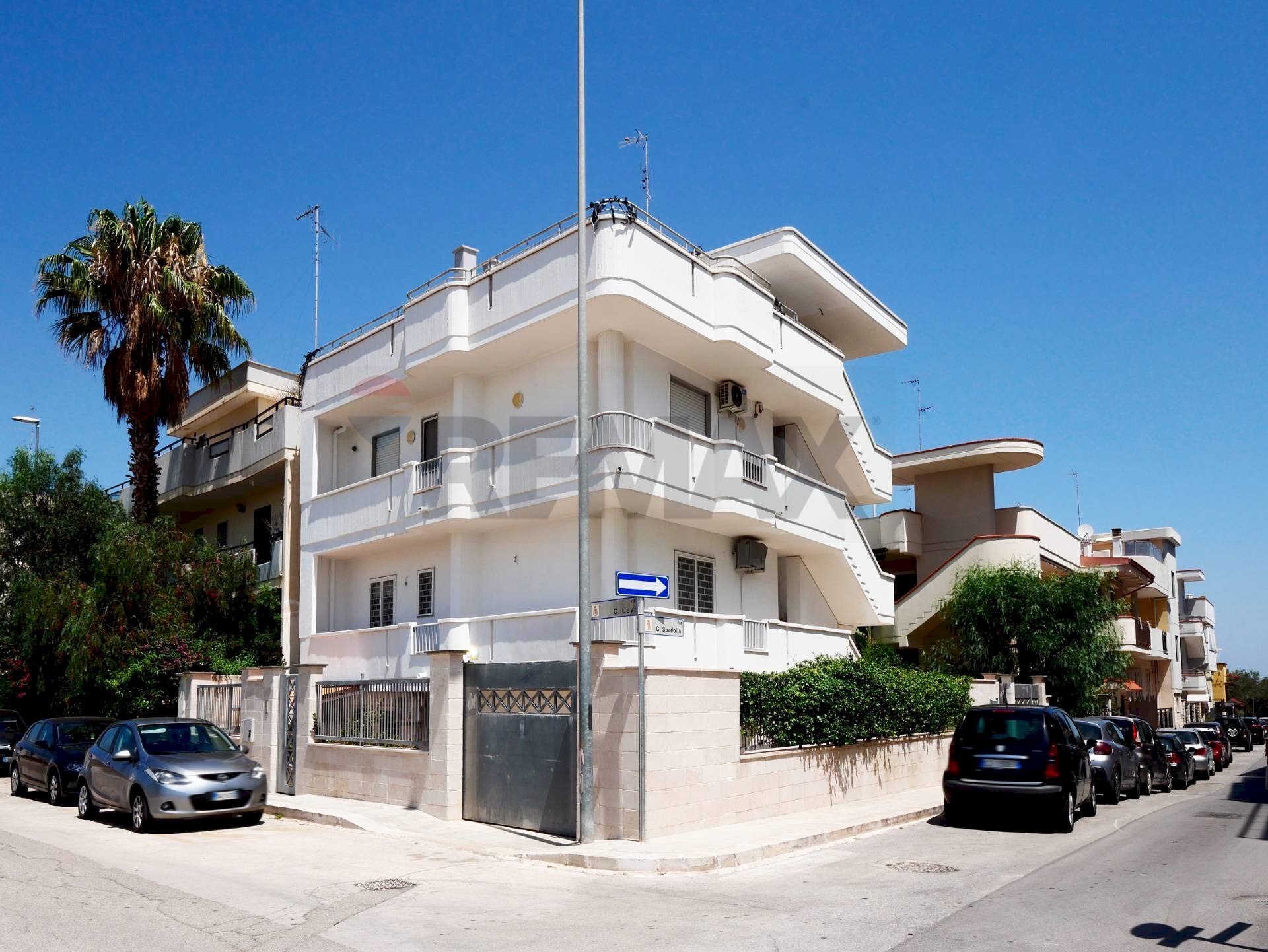 Edificio all\'aperto - Casa indipendente Spadolini
 
23, Capurso - foto 1