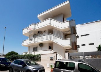 Edificio all\'aperto - Casa indipendente Spadolini
 
23, Capurso - foto 2