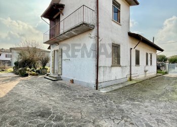 Casa all\'aperto - Casa indipendente Via Alessandro Manzoni
 
26, Corte de' Frati - foto 29