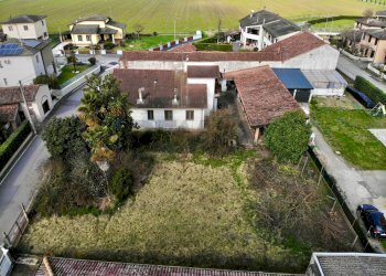 Casa all\'aperto - Casa indipendente Via Alessandro Manzoni
 
26, Corte de' Frati - foto 30