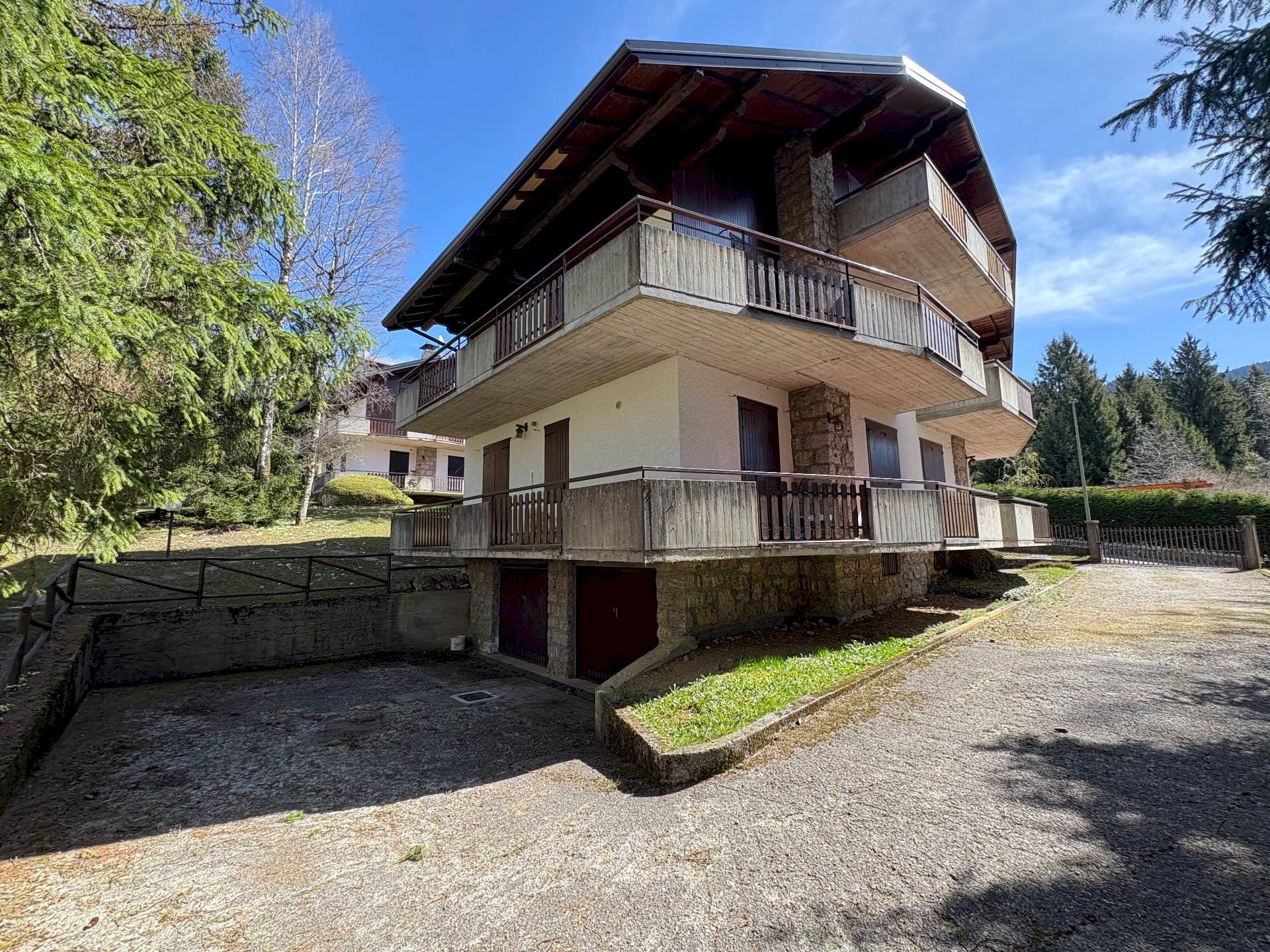 Foto 2 - Trilocale Via Costa Salaer
 
71, Castione della Presolana - foto 2