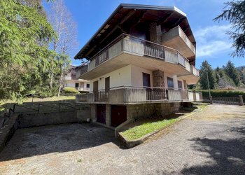 Foto 2 - Trilocale Via Costa Salaer
 
71, Castione della Presolana - foto 2