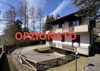 Foto 1 - Trilocale Via Costa Salaer
 
71, Castione della Presolana - foto 1