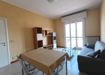 Salone - Trilocale via Ferdinando Bernini, 4/1, Parma - foto 2