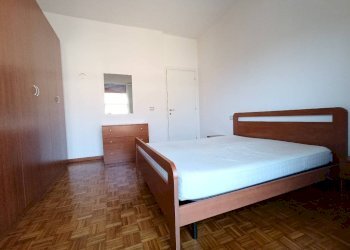 Camera da letto - Trilocale via Ferdinando Bernini, 4/1, Parma - foto 9