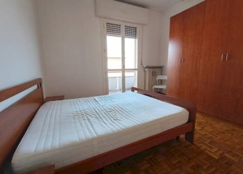 Camera da letto - Trilocale via Ferdinando Bernini, 4/1, Parma - foto 11