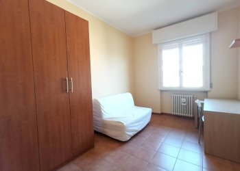 Camera da letto - Trilocale via Ferdinando Bernini, 4/1, Parma - foto 15