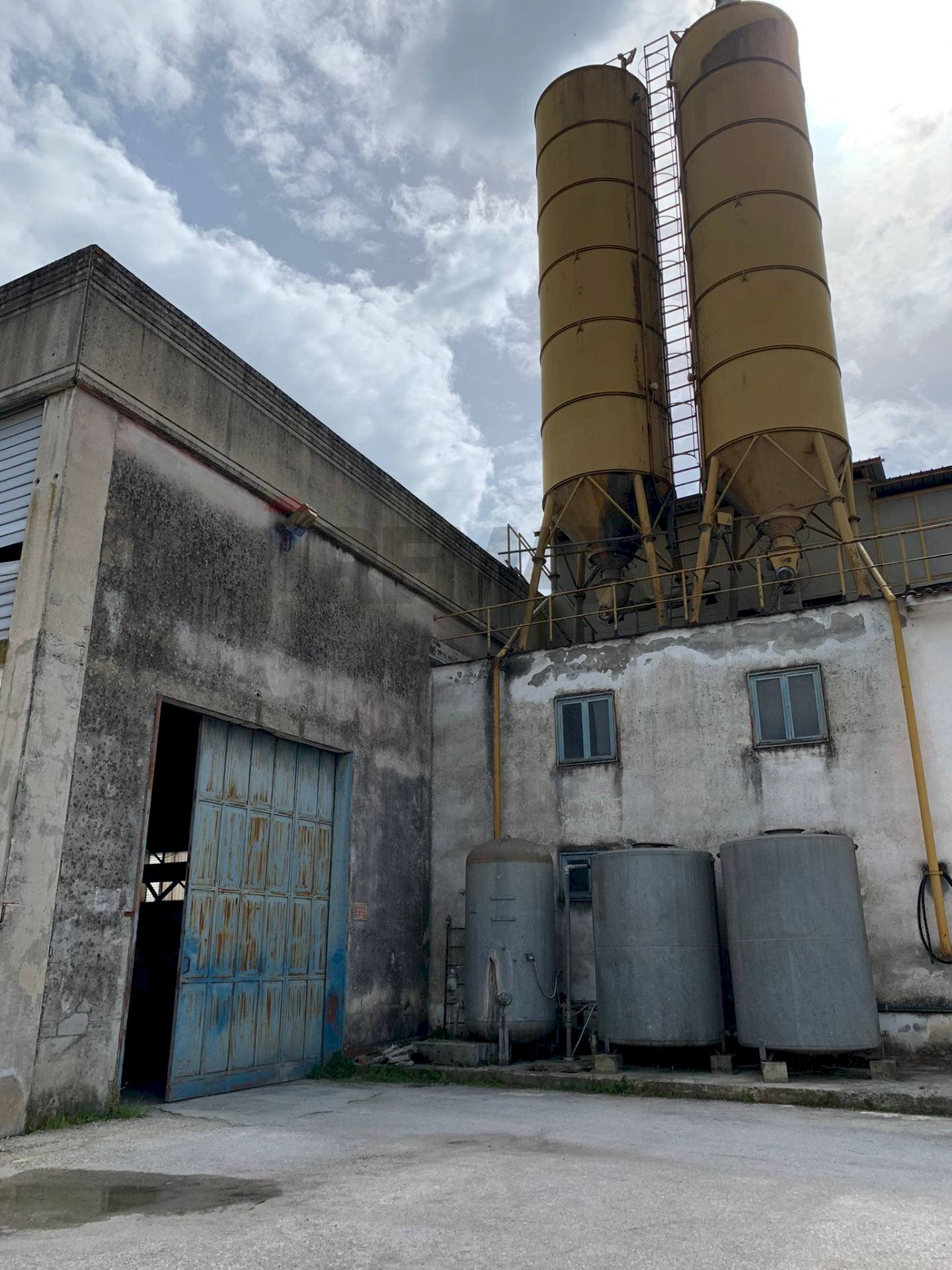 Edificio all\'aperto - Capannone via Torrione
SNC, Puglianello - foto 2