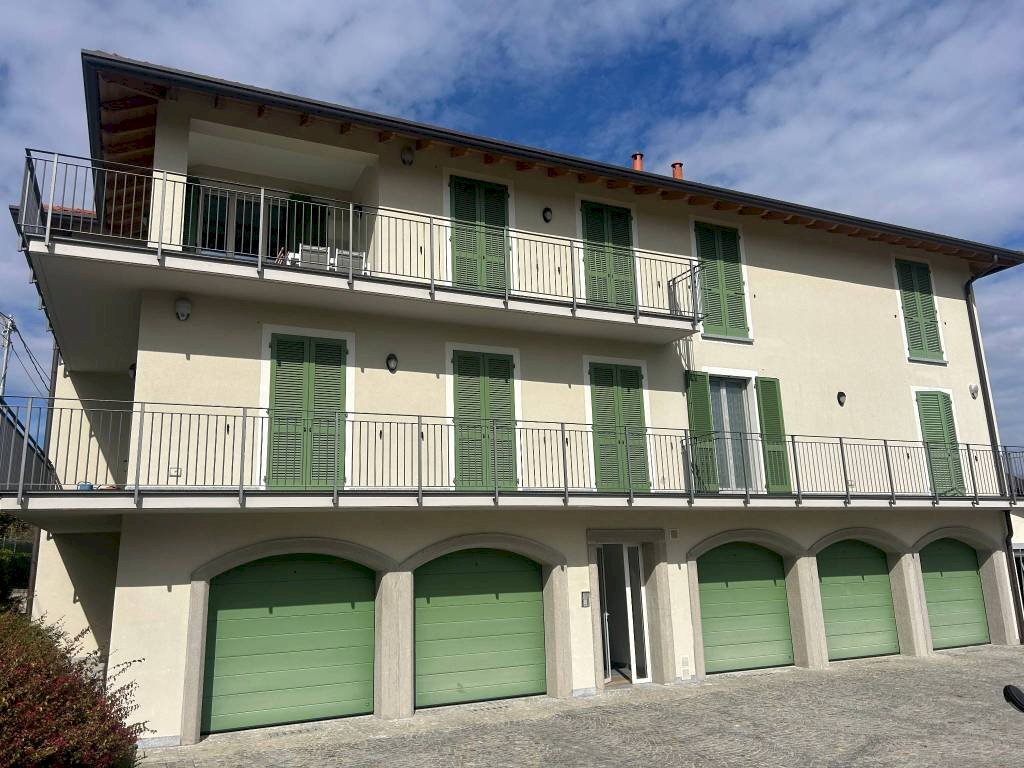 Facciata - Attic via Guglielmo Marconi, Gazzada Schianno - photo 2