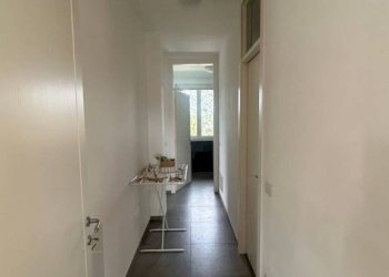 Corridoio - Attic via Guglielmo Marconi, Gazzada Schianno - photo 33