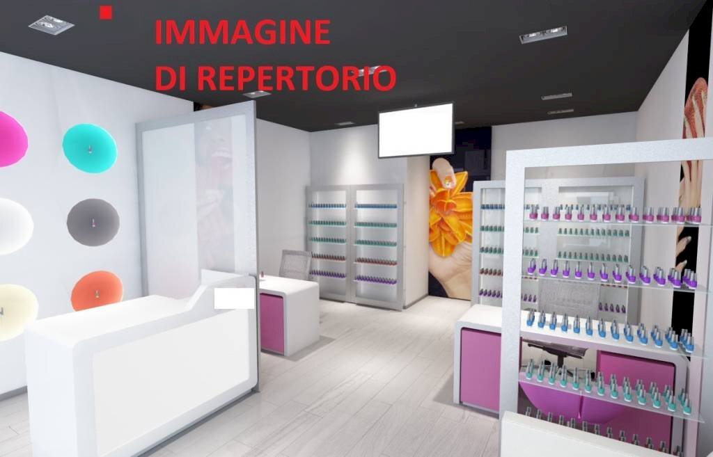 Interno non residenziale - Negozio via Roma, Signa - foto 2