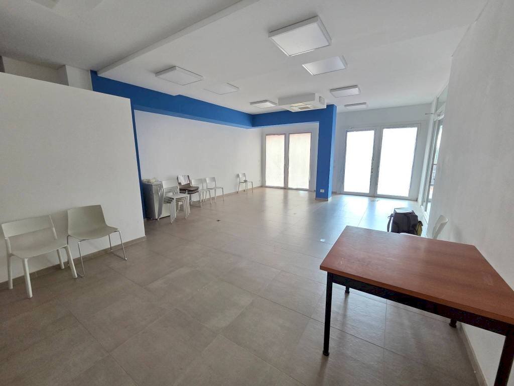 Interno non residenziale - Negozio via della Chiesa, Signa - foto 1
